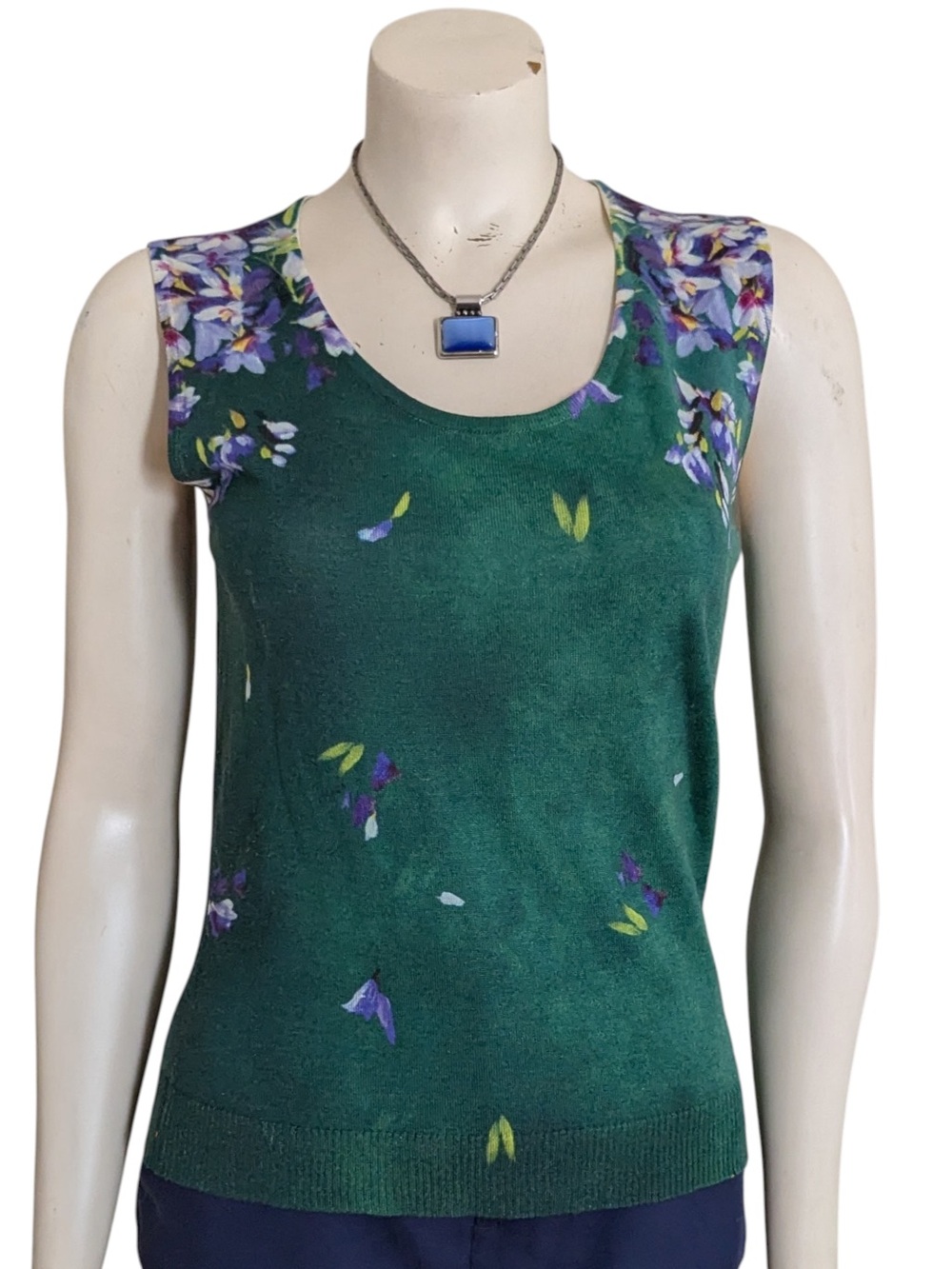 Escada Sleeveless Sweater Size Medium
